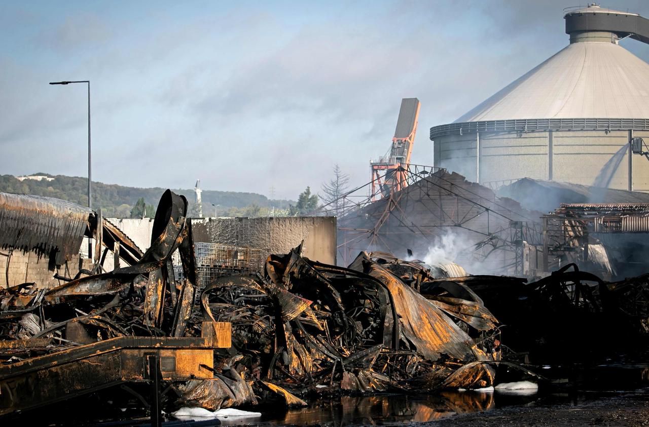 Incendie de Lubrizol : le gouvernement va demander des contrôles supplémentaires aux usines Seveso