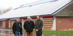 Des panneaux photovoltaïques sur les toits des gymnases de Douvres dans le Calvados
