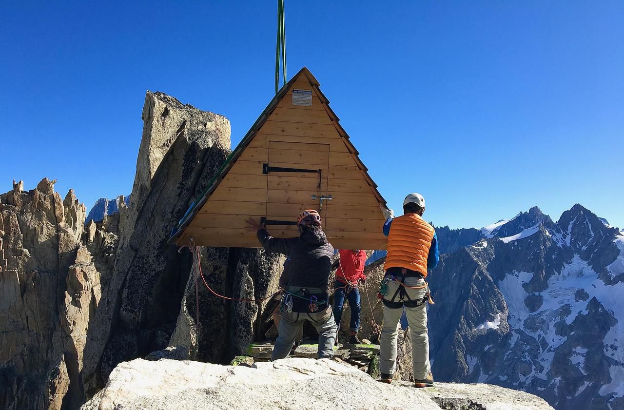 Mont-Blanc : la cabane des Périades retrouve les cimes