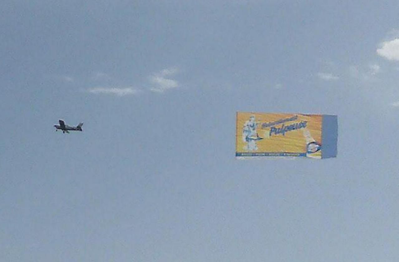 Bientôt la fin des avions publicitaires sur les plages ?