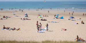 Pompili incite les communes à adopter la charte pour des plages sans déchets plastiques