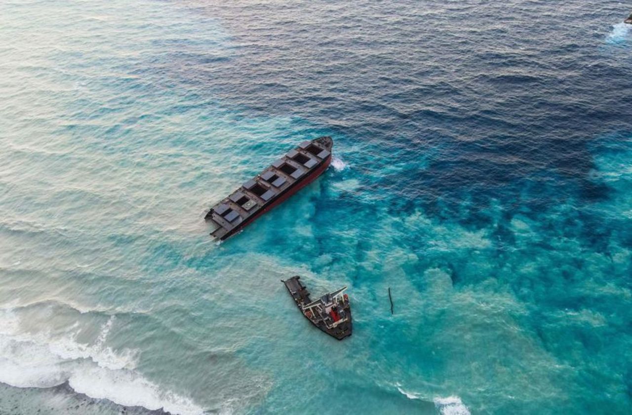Marée noire à Maurice : la compagnie Mitsui promet 8 millions d'euros pour les opérations de nettoyage