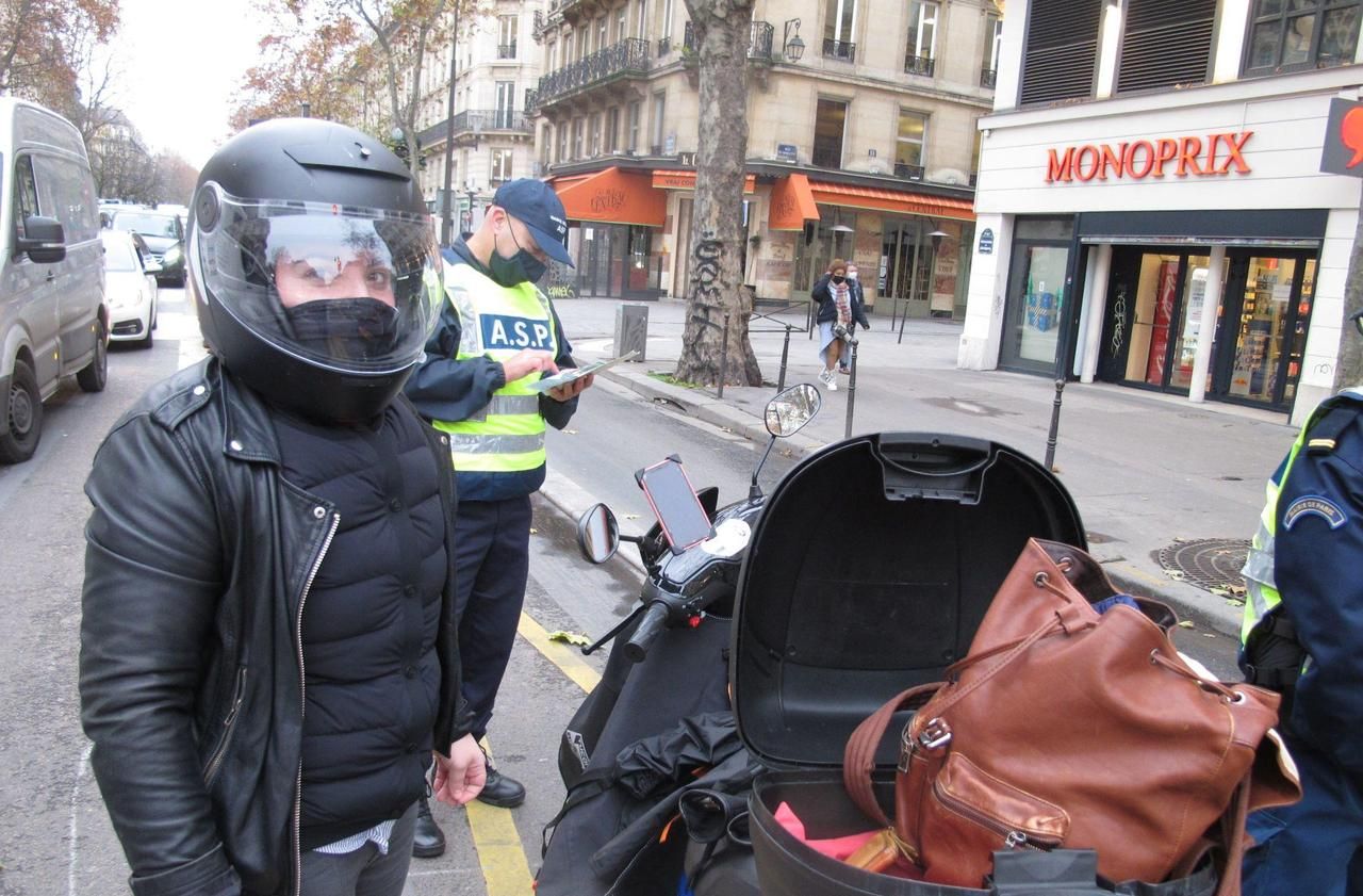 A Paris, les pistes cyclables, c’est pas pour les motos !
