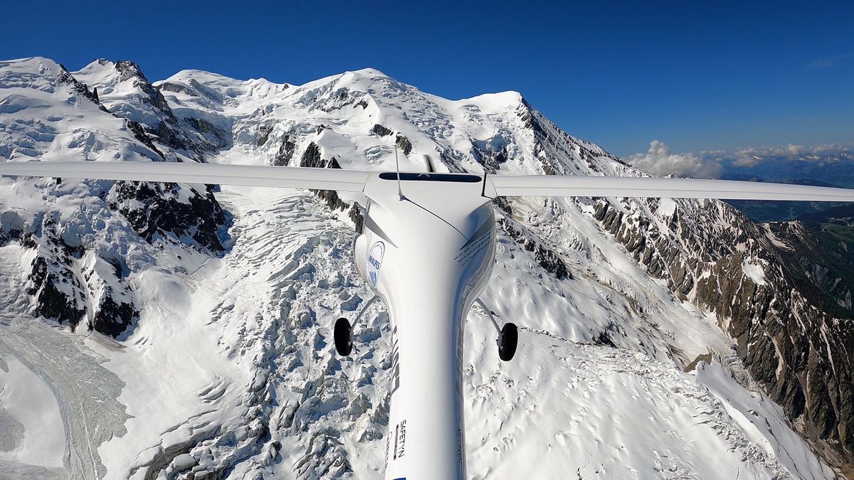 Haute-Savoie : un avion électrique pour survoler le Mont Blanc sans un bruit