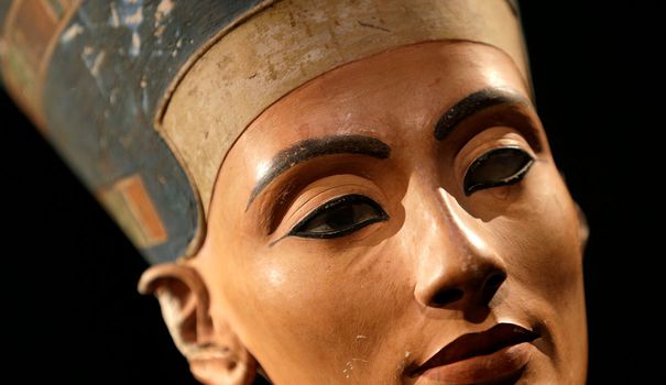 Néfertiti repose-t-elle à côté de Toutankhamon?