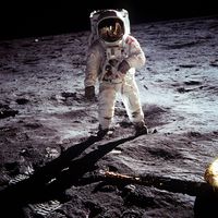 Théories folles de l'Histoire: on n'a jamais marché sur la Lune