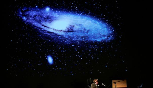 La voix de Stephen Hawking envoyée dans l'espace