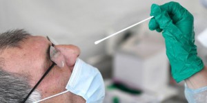 Tests antigéniques : vers la fin des queues devant les labos ?