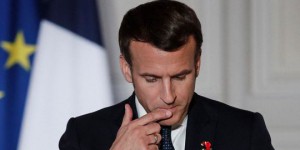 La drôle de guerre d'Emmanuel Macron contre le Covid