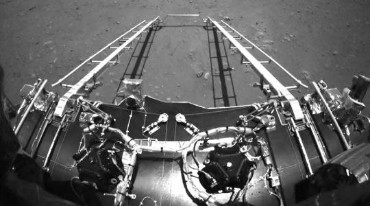EN IMAGES. Les premières photos de Mars envoyées par le rover chinois