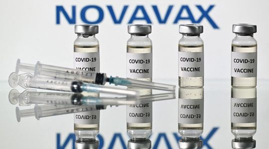 Novavax : ce qui différencie le nouveau vaccin approuvé en Europe des précédents