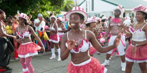 Covid-19 : en Martinique, le carnaval fait repartir l'épidémie