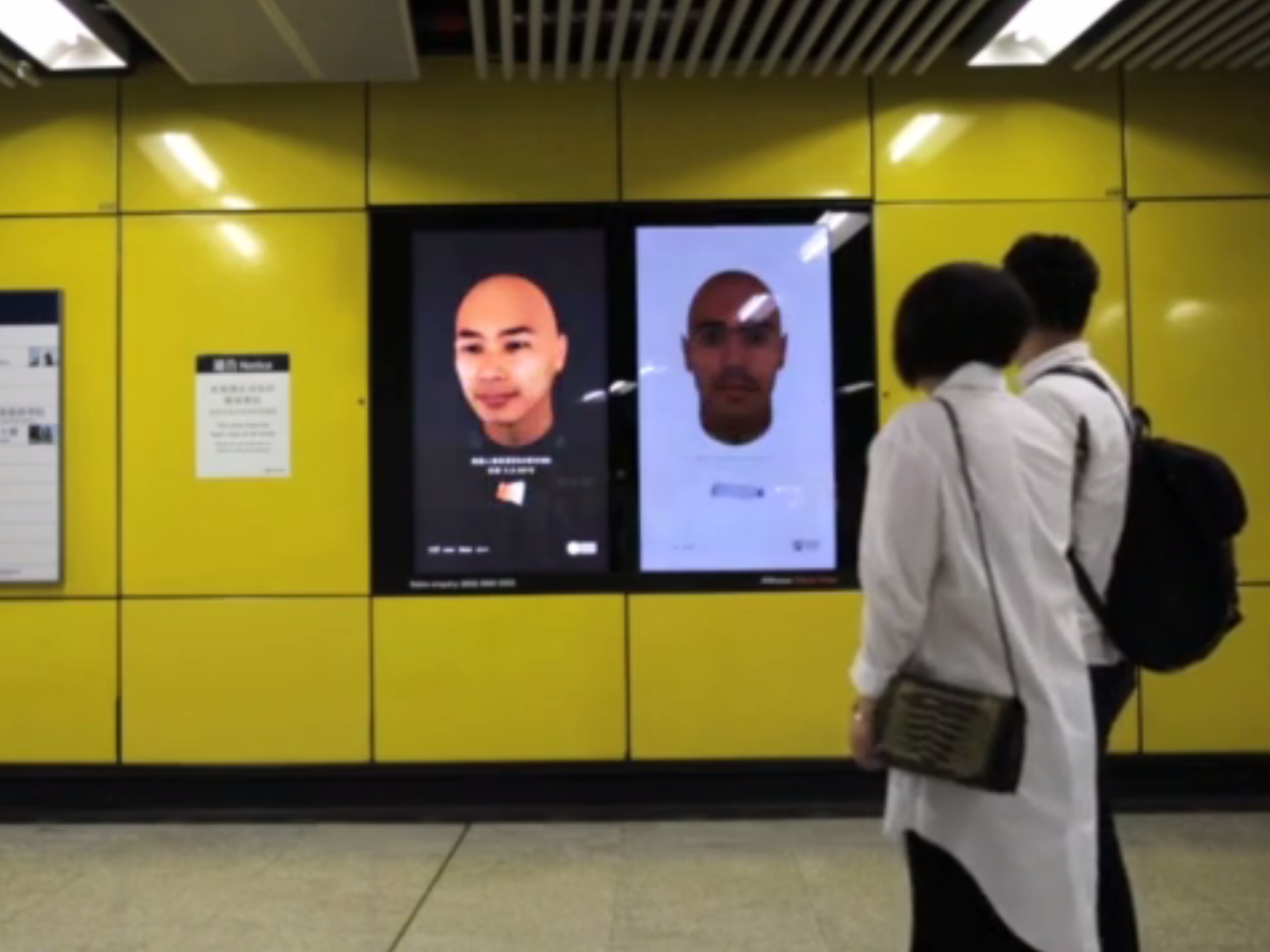 
    Honk Kong expose les portraits géants des pollueurs traqués grâce à leur ADN  