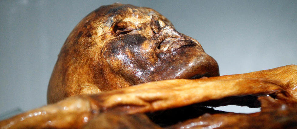 La panoplie d'Ötzi, l'homme des glaces, il y a 5 300 ans