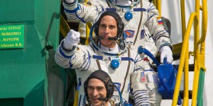 Un astronaute américain et deux cosmonautes russes sont revenus sur Terre