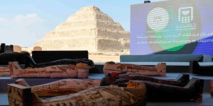 À Saqqara, les Égyptiens découvrent 100 sarcophages de 2 500 ans