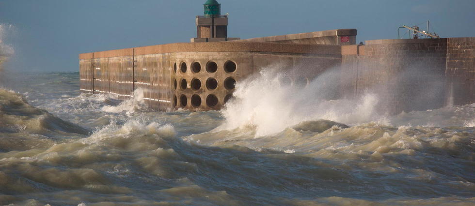 Normandie : 122 000 personnes menacées par la montée des eaux d'ici à 2100