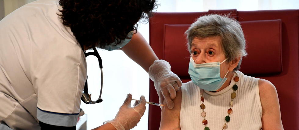 Vaccination anti-Covid : « Il faut élargir dès maintenant le profil des personnes concernées »