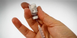 Variant Delta : Pfizer recommande une troisième dose de vaccin