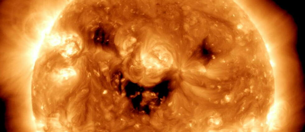 Pourquoi le Soleil « sourit » sur une photo de la Nasa ?
