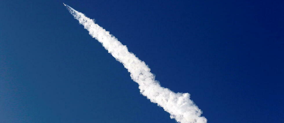 Une fusée explose en vol avec un « service funéraire spatial » à bord