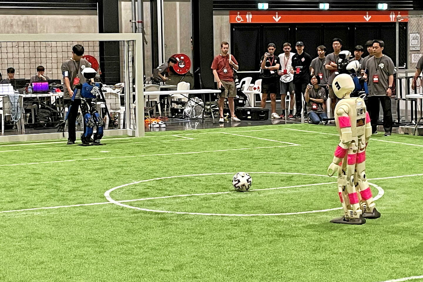 Coup d’envoi de la Coupe du monde de foot… de robots