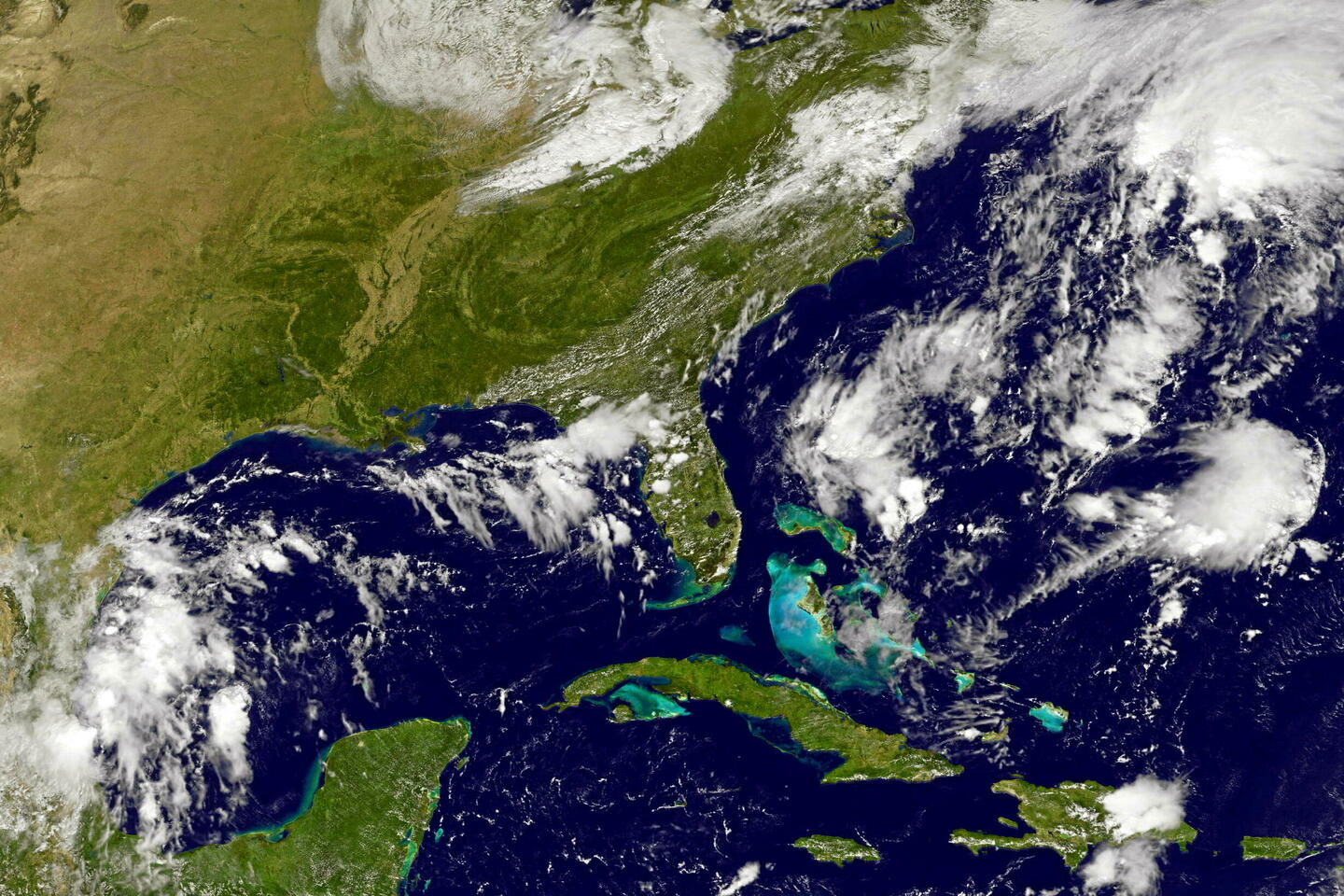 Ouragan Tammy : la Guadeloupe, placée en alerte maximale, doit se confiner