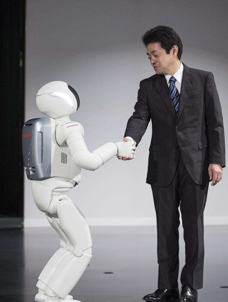 Un robot à la démarche humaine