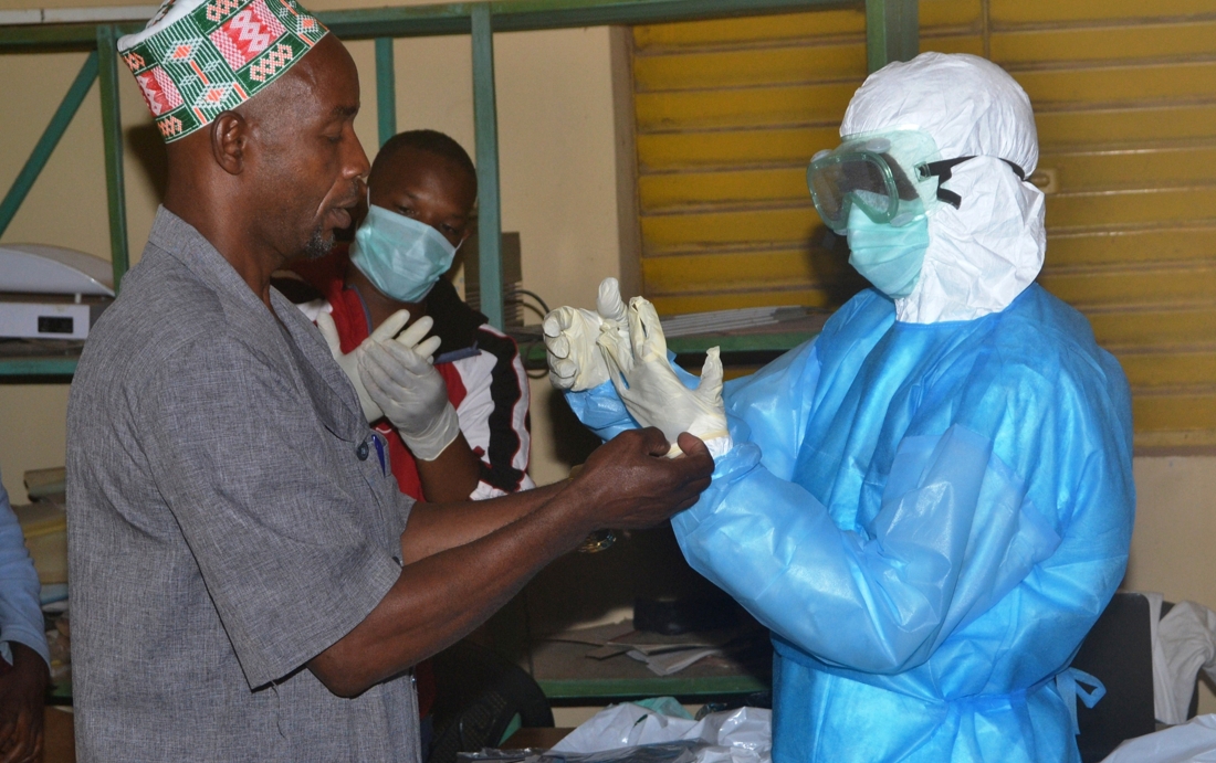 Ebola atteint un cinquième pays d’Afrique de l’Ouest, le Sénégal