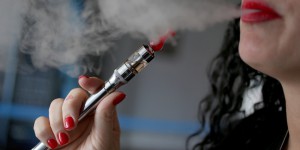 Cigarette électronique: une étude confirme la présence de substances cancérigènes