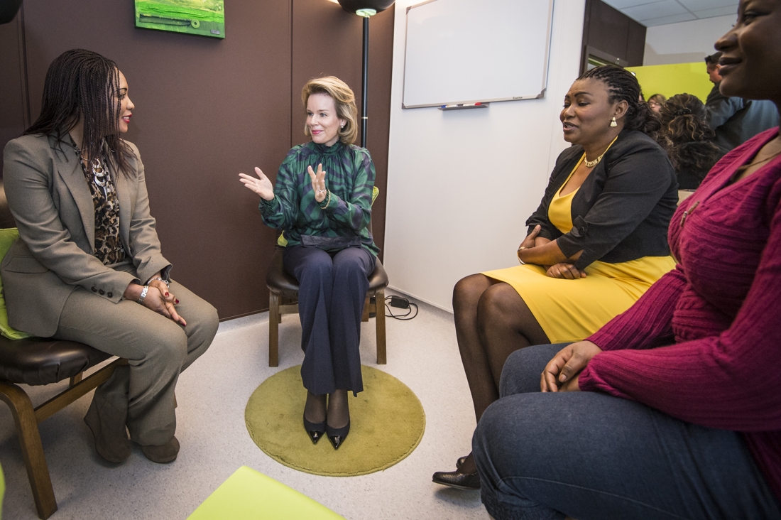 La reine Mathilde visite un centre d’aide aux victimes d’excision