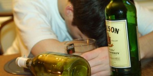 «Le traitement médicamenteux de l’alcoolisme peut réduire la consommation d’alcool»