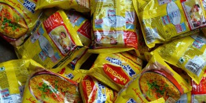 Inde : les nouilles instantanées Nestlé analysées, craintes sur la teneur en plomb 