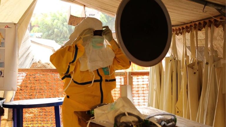 Le virus Ebola pourrait persister dans le sperme d’anciens malades 