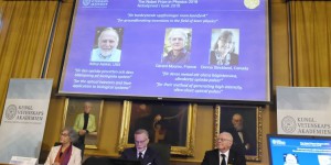 Le Nobel de physique 2018 à Arthur Ashkin, Gérard Mourou et Donna Strickland 