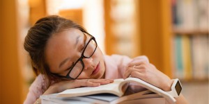 Étudier en dormant? Mais vous rêvez! 