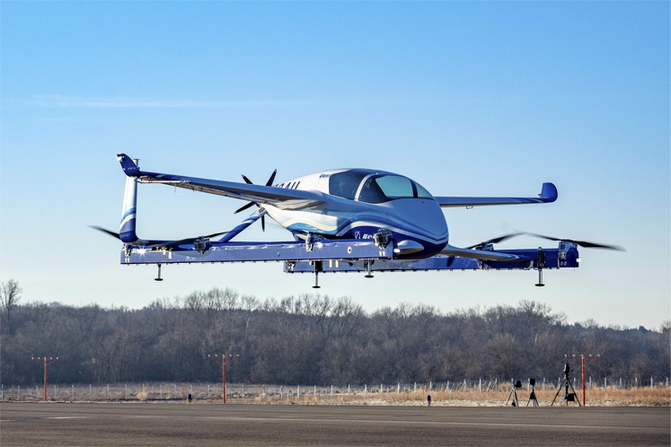Premier essai en vol de la voiture volante de Boeing 