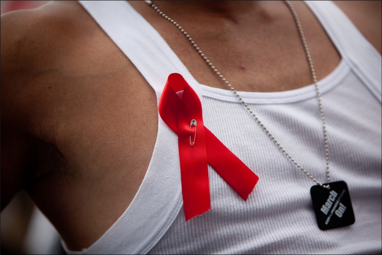 Premiers résultats 'prometteurs' pour un vaccin à ARN messager contre le sida 