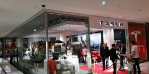 Tesla : inauguration du showroom de Parly 2 et entretien avec Olivier Loedel