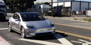 Tesla Model 3 : aperçu vidéo d’un prototype à proximité de SpaceX