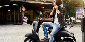 Trois scooters électriques autour de 3000 euros