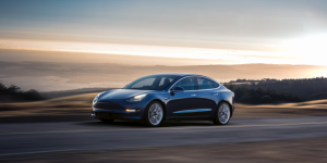Tesla Model 3 : ne l’attendez pas avant fin 2018 en France !