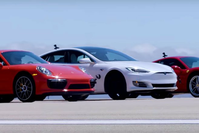 Drag-race : la Tesla Model S écrase ses rivales thermiques