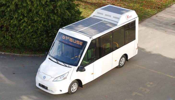 Le Nissan e-NV200 transformé en bus électro-solaire