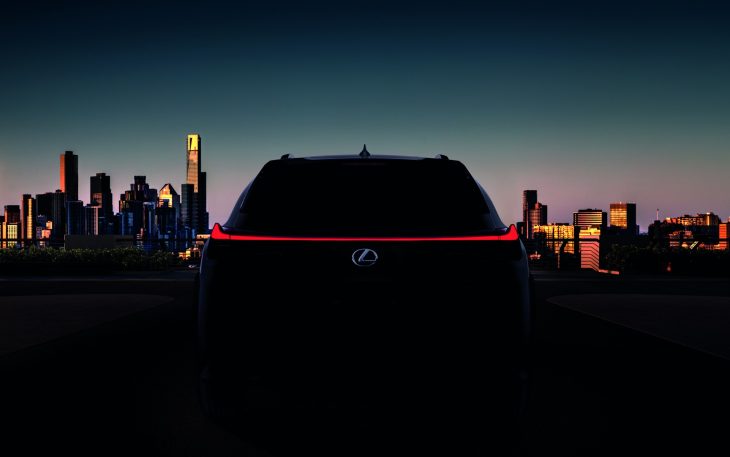 Lexus UX : le crossover hybride en version de série à Genève