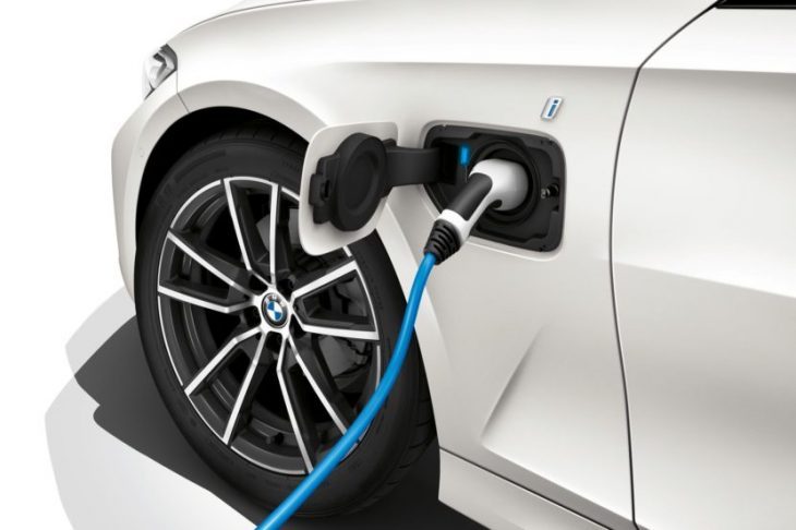 BMW veut « forcer » le mode électrique de ses voitures hybrides en ville