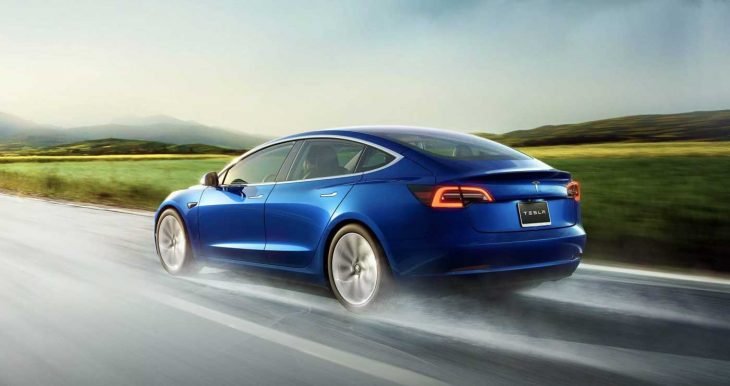 La Tesla Model 3 d’entrée de gamme sera lancée en Europe d’ici 6 mois