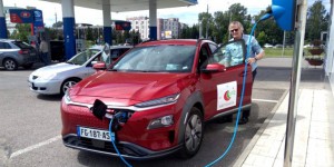 8.000 km en Kona électrique jusqu’à Moscou : Il juge les réseaux de recharge