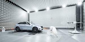 Daimler ouvre un centre pour la compatibilité électromagnétique
