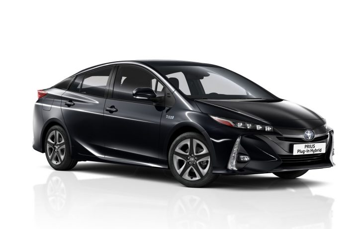La Toyota Prius hybride rechargeable disponible en cinq places